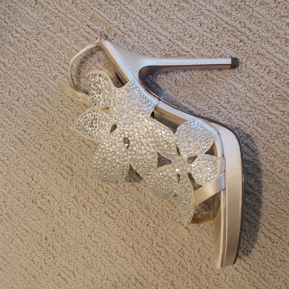 Nina Bryyce Ivory Satin Heel With Floral Rhinesto… - image 3